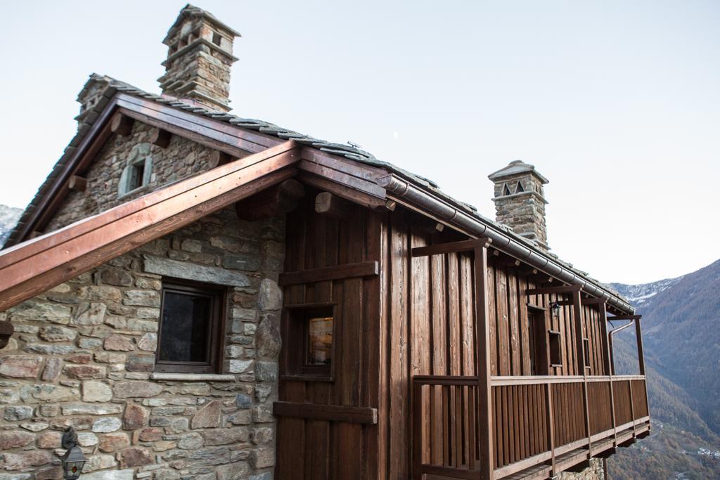 Le Petit Coeur Hotell Fontainemore Exteriör bild