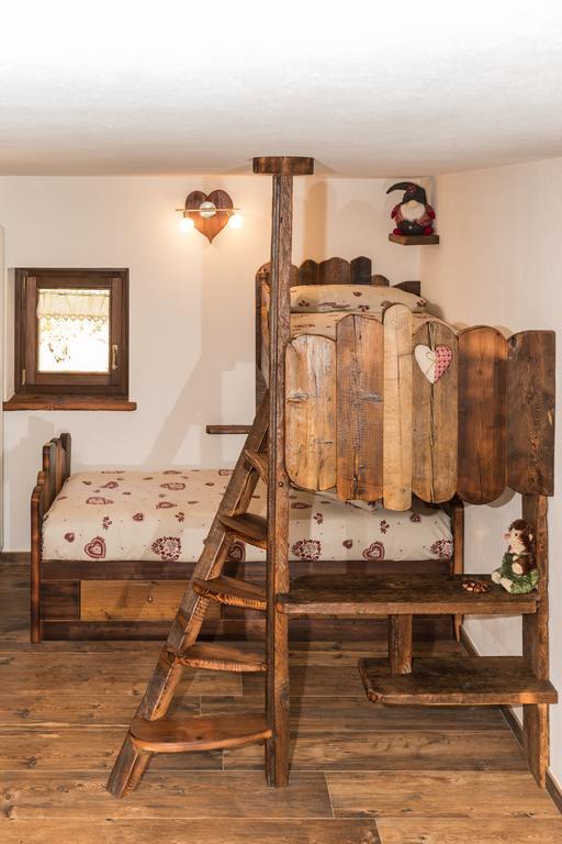 Le Petit Coeur Hotell Fontainemore Exteriör bild