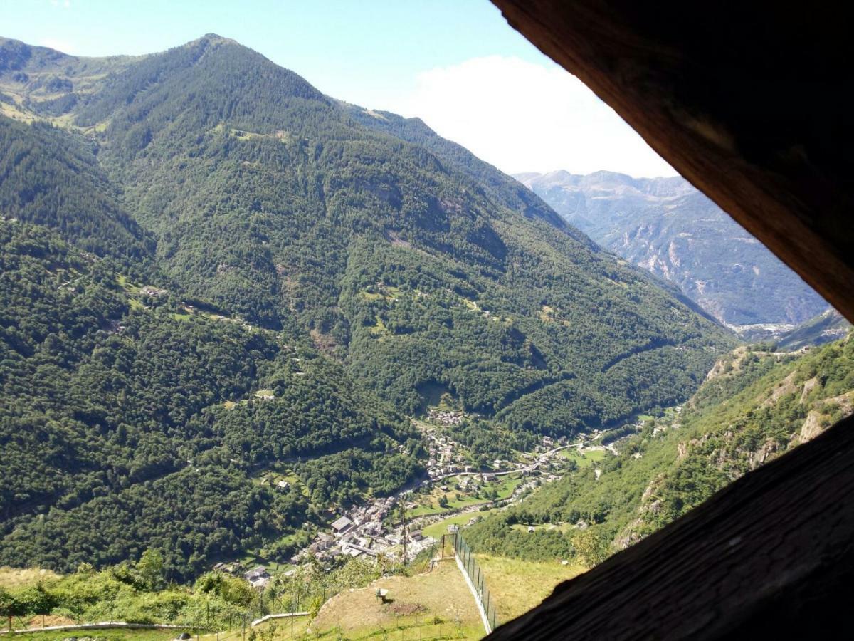 Le Petit Coeur Hotell Fontainemore Exteriör bild