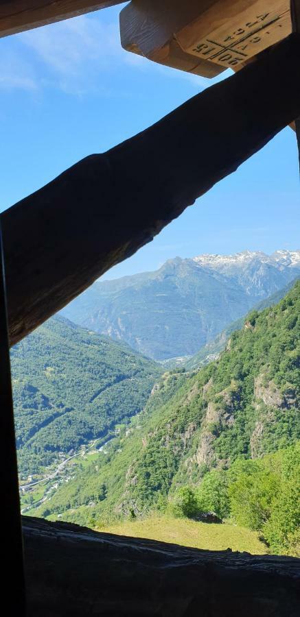 Le Petit Coeur Hotell Fontainemore Exteriör bild